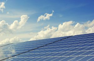 Je kunt energie besparen met zonnepanelen
